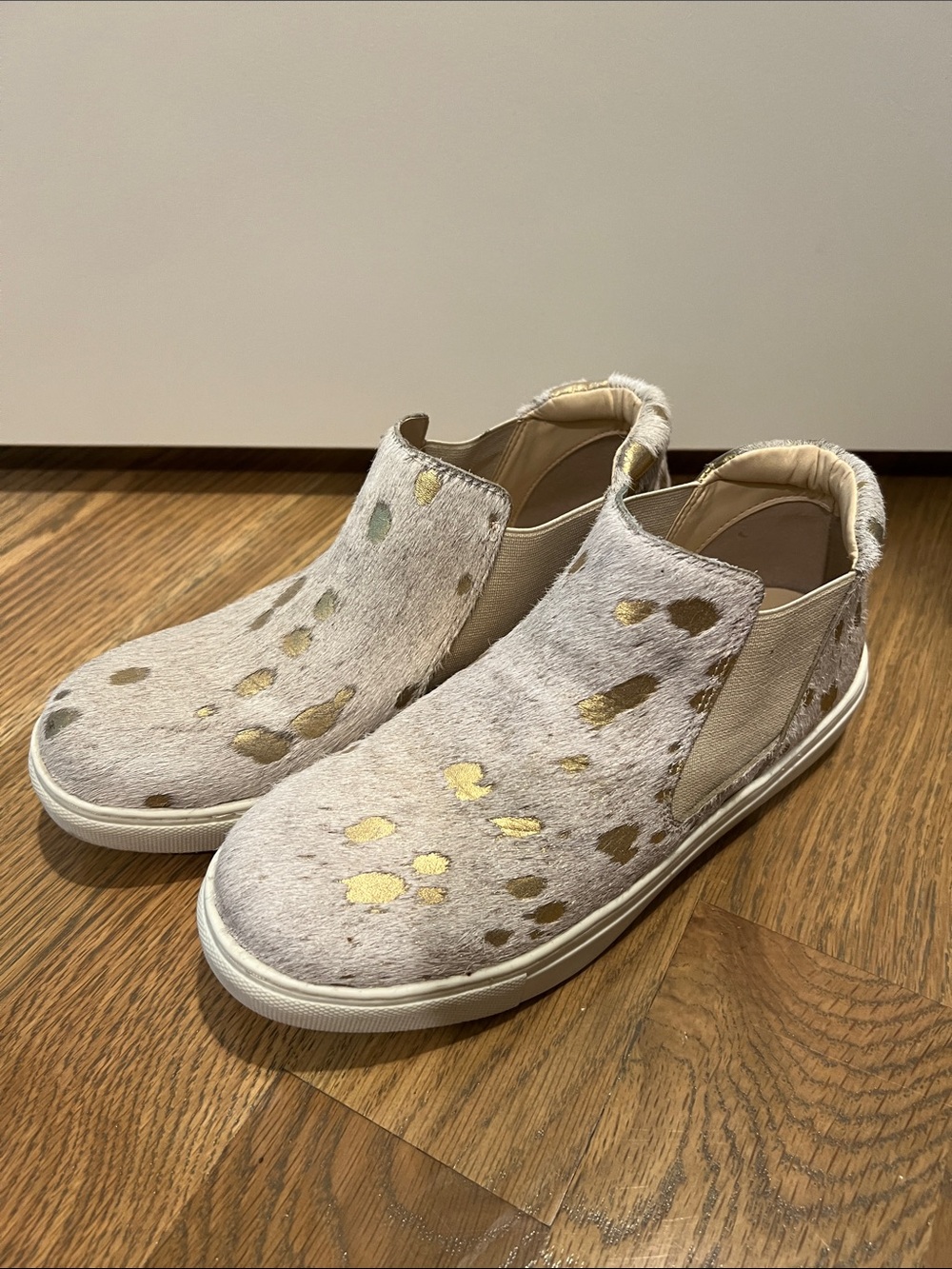 Coconuts by Matisse Slip-On Sneakers in Light Gray with Gold Spots